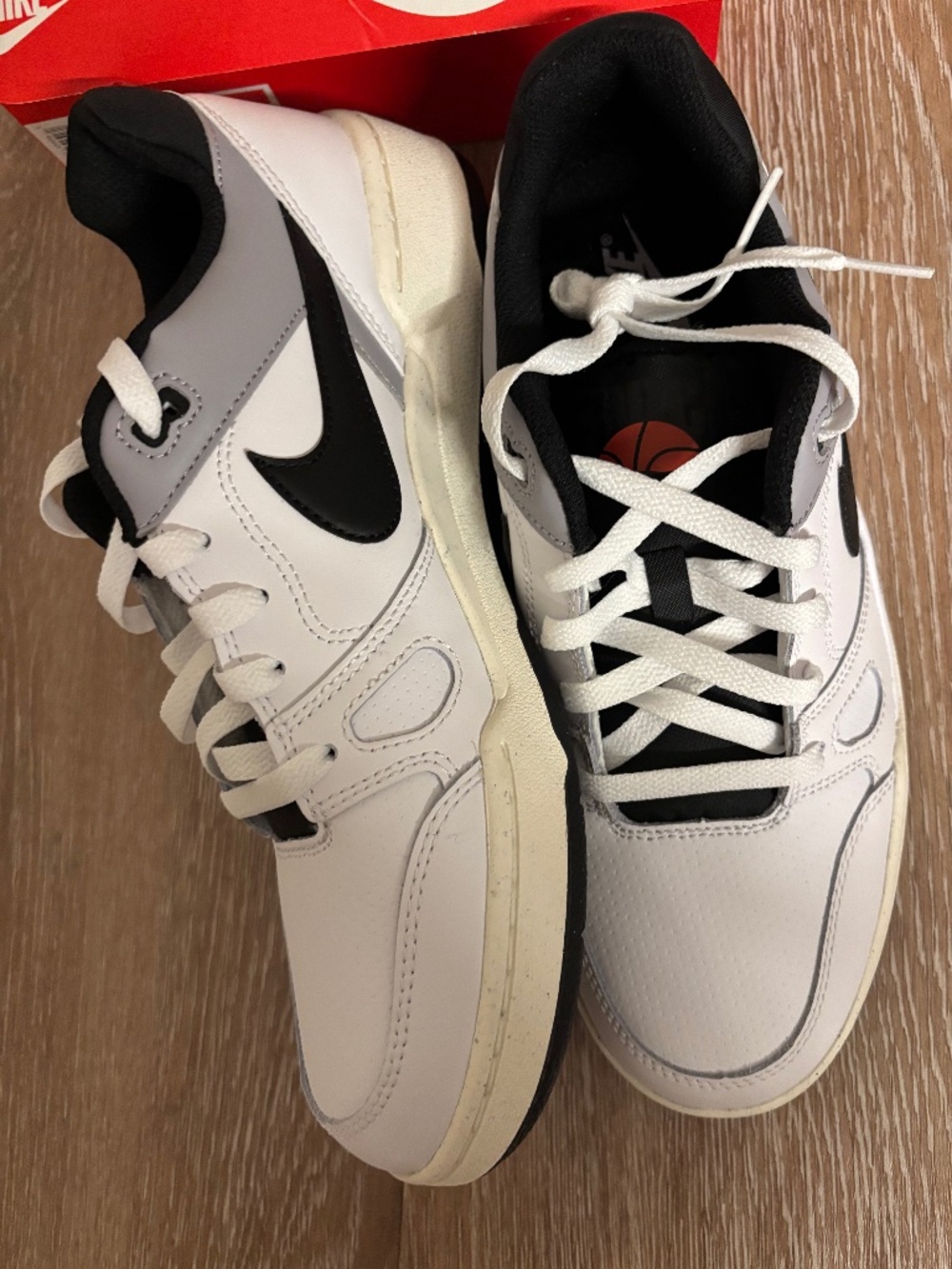 Nike Full Force Low. US M 9